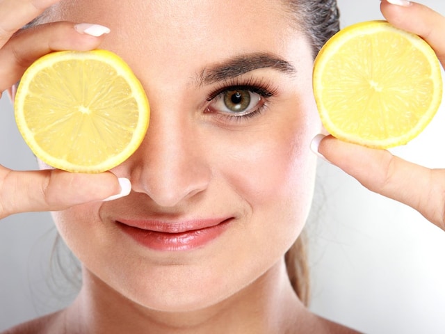 Is it beneficial to rub lemon on the face? Know the opinion of the doctor before adopting the recipe Is it beneficial to rub lemon on the face? Know the opinion of the doctor before adopting the recipe
