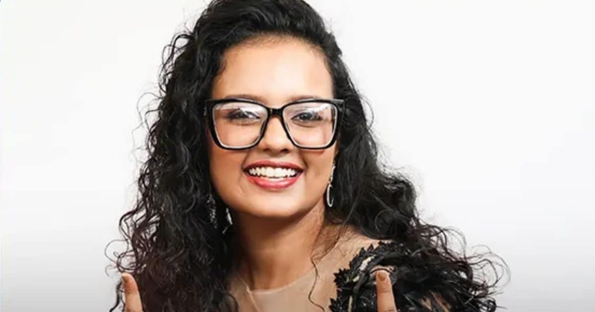 Mansi Ghosh won the ‘Indian Idol 15’ trophy, a cash reward of so lakhs including 1 car