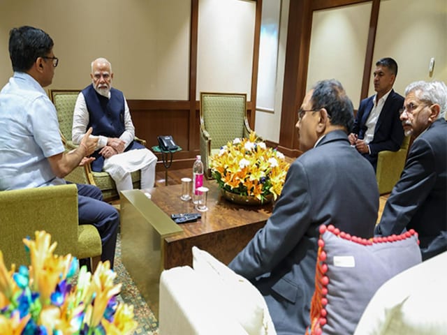 पहलगाम हमला... PM मोदी के चेहरे का आव-भाव, क्या होने वाला है कुछ बड़ा? पहलगाम हमला... PM मोदी के चेहरे का आव-भाव, क्या होने वाला है कुछ बड़ा?