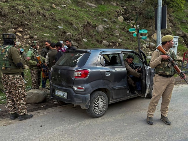 पहलगाम आतंकी हमला से गुस्से में देश, कश्मीरियों का भी सोशल मीडिया पर छलका दर्द पहलगाम आतंकी हमला से गुस्से में देश, कश्मीरियों का भी सोशल मीडिया पर छलका दर्द