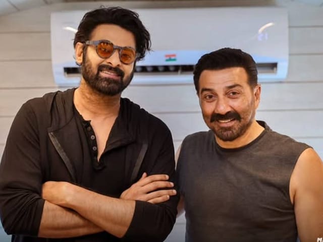 ‘Box-Office का बाप…’, 1 ही फ्रेम में ‘जाट’-‘बाहुबली’, फिल्म के सेट पर सनी देओल-प्रभास, लोगों ने किया रिएक्ट ‘Box-Office का बाप…’, 1 ही फ्रेम में ‘जाट’-‘बाहुबली’, फिल्म के सेट पर सनी देओल-प्रभास, लोगों ने किया रिएक्ट
