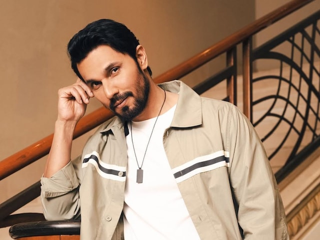 Randeep Hooda broke connection with people for 'Veer Savarkar' Randeep Hooda broke connection with people for 'Veer Savarkar'