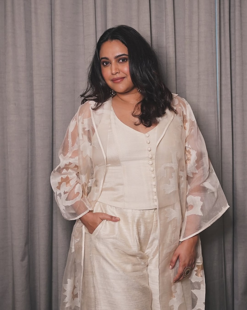 In the year 2023, Swara Bhaskar married politician Fahad Ahmed and distanced himself from the glamor industry. Swara Bhaskar has been completely away from acting and glamor world for the last 2 years. Shortly after marriage, Swara and Fahad welcomed their daughter Rabia and the actress is busy with her daughter in her family life. In the year 2023, Swara Bhaskar married politician Fahad Ahmed and distanced himself from the glamor industry. Swara Bhaskar has been completely away from acting and glamor world for the last 2 years. Shortly after marriage, Swara and Fahad welcomed their daughter Rabia and the actress is busy with her daughter in her family life.