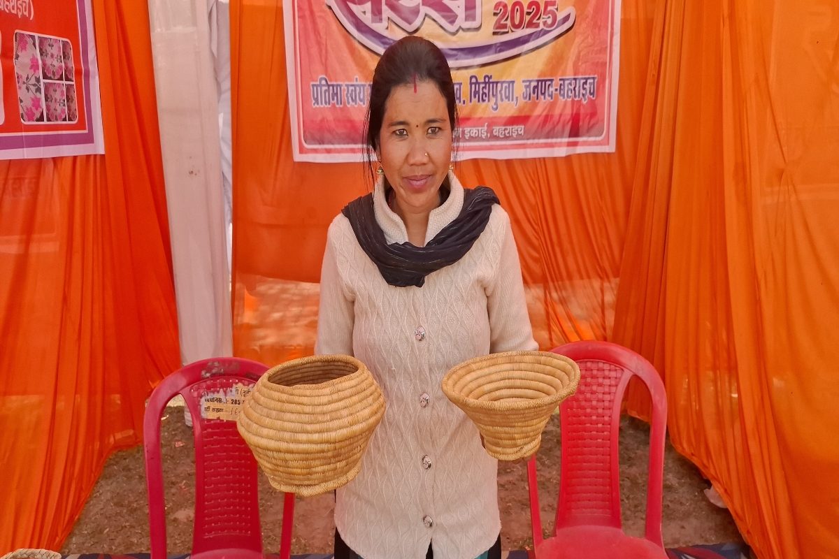 गीता ने घास से खड़ा कर दिया बड़ा कारोबार, हर कोई खरीदने को मजबूर
