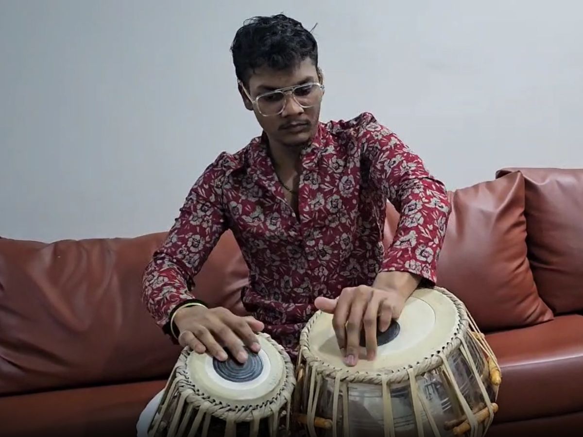 Abhishek Sarathi, Abhishek Sarathi ambikapur, Tabla Player, Tabla Player ambikapur, Music Career, Symphony of India, reality show, ambikapur news, cg news, अभिषेक सारथी, अभिषेक सारथी अंबिकापुर, तबला वादक, अभिषेक सारथी कौन है, अंबिकापुर समाचार, छत्तीसगढ़ समाचार