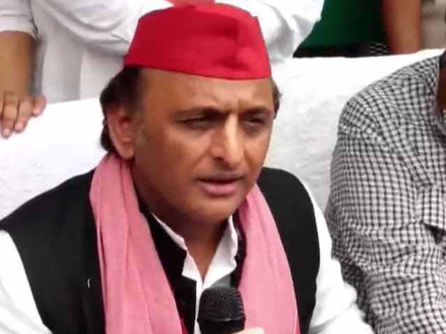मुर्शिदाबाद दंगे में बीजेपी का हाथ... ममता के बचाव में उतरे अखिलेश यादव मुर्शिदाबाद दंगे में बीजेपी का हाथ... ममता के बचाव में उतरे अखिलेश यादव