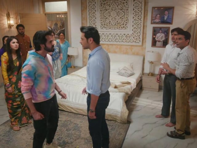 Anupama: पराग का हुआ एक्सीडेंट.. ख्याति की बेइज्जती पर प्रेम ने आर्यन को पीटा Anupama: पराग का हुआ एक्सीडेंट.. ख्याति की बेइज्जती पर प्रेम ने आर्यन को पीटा