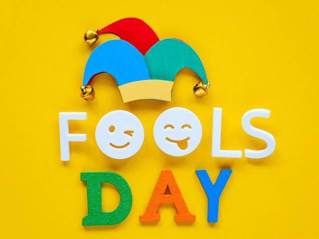April Fools' Day Chutkule: Send these bang jokes to friends and relatives April Fools' Day Chutkule: Send these bang jokes to friends and relatives
