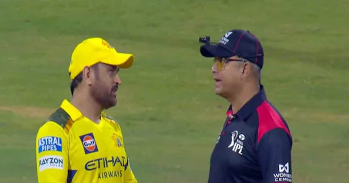 MS Dhoni umpire: MI vs CSK: अंपायर को रोका फिर टोका, सूर्या ने उड़ाए दो लंबे छक्के तो हार के बाद मायूस दिखे धोनी