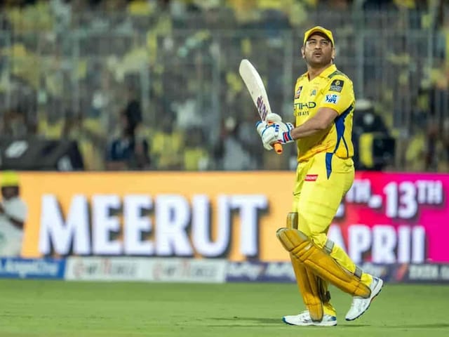 Dhoni's lame, is everything fine with Mahi? CSK is going to get another shock? Dhoni's lame, is everything fine with Mahi? CSK is going to get another shock?