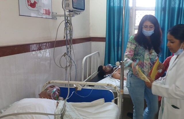 शादी से 1 दिन पहले दूल्हा पहुंचा अस्पताल, मां-बाप सहित 25 लोगों पर भी टूटा कहर