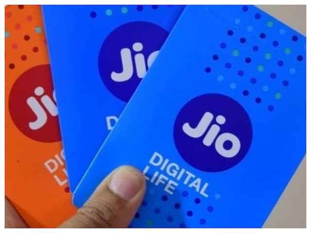 Jio के 11 महीने वैलिडिटी वाले सस्ते रिचार्ज प्लान के आगे पस्त हुआ Airtel, यूजर्स की हुई मौज Jio के 11 महीने वैलिडिटी वाले सस्ते रिचार्ज प्लान के आगे पस्त हुआ Airtel, यूजर्स की हुई मौज