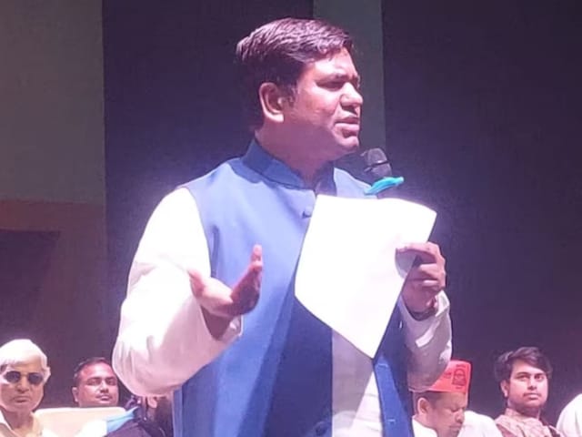 'जनता के खिलाफ षड्यंत्र है मतदाता पुनरीक्षण', मुकेश सहनी ने EC को घेरा 'जनता के खिलाफ षड्यंत्र है मतदाता पुनरीक्षण', मुकेश सहनी ने EC को घेरा
