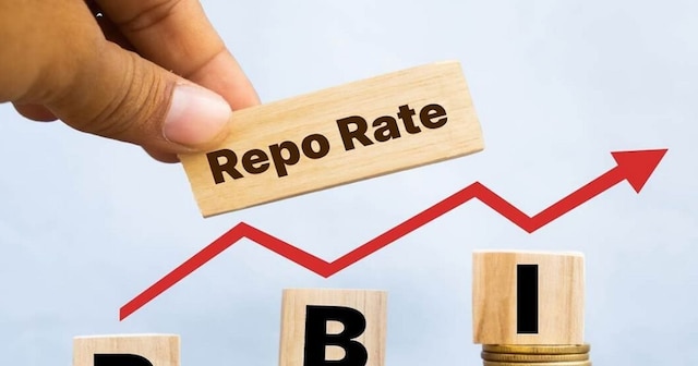 RBI की मौद्रिक नीति बैठक: रेपो रेट में 50 बेसिस प्वाइंट की कटौती संभव - News18 हिंदी