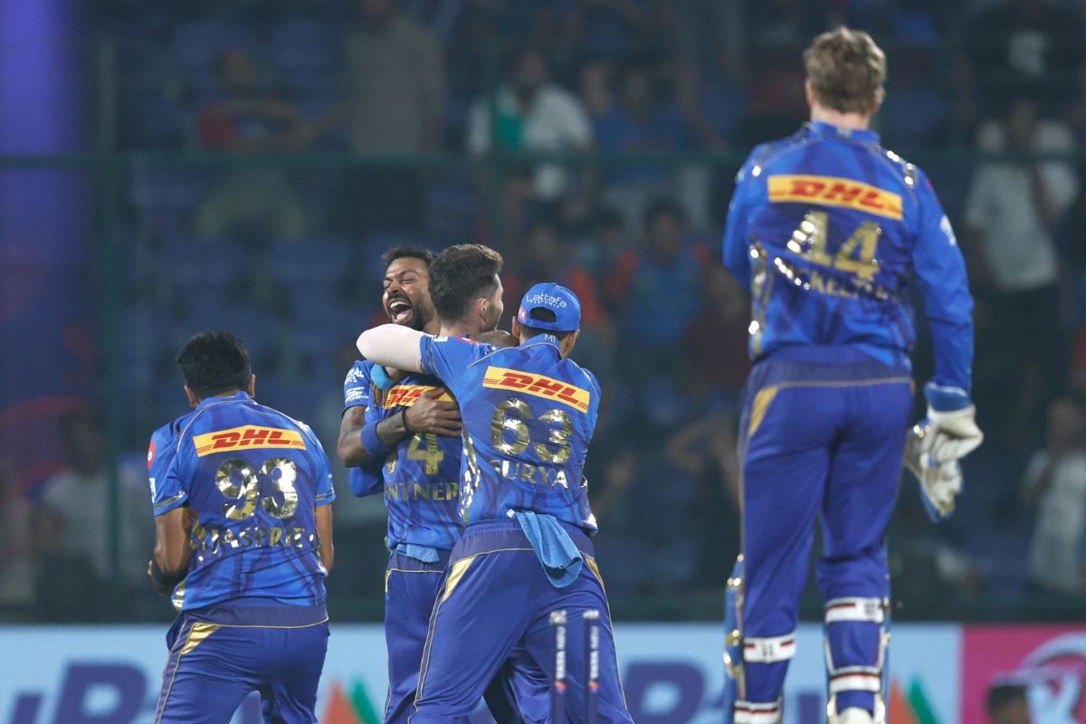 मुंबई ने नई गेंद मंगाकर पलट दी बाजी, दिल्ली कैपिटल्स से कुछ यूं छीना मैच