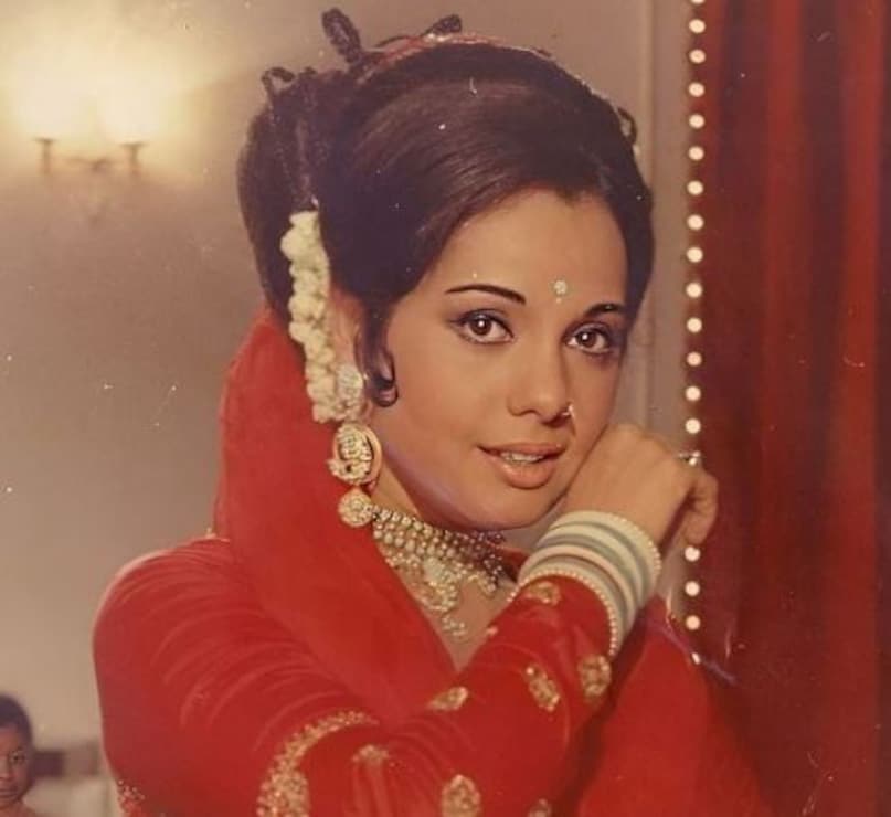 Mumtaz, highest paid actress of 60 70s Mumtaz, Mumtaz quit acting for millionaire Mayur Madhvani, Mumtaz husband Mayur Madhvani, Mumtaz in laws made condition of not working for marriage, why mumtaz quit acting, Mumtaz age, Mumtaz husband, Mumtaz family, Mumtaz Films, mumtaz shammi kapoor, मुमताज, मुमताज ने क्यों छोड़ी एक्टिंग, मुमताज के ससुरालवालों ने रखी थी शर्त, क्यों मुमताज ने की शादी, लालची नहीं थे मुमताज के घरवाले, कौन हैं मुमताज के पति