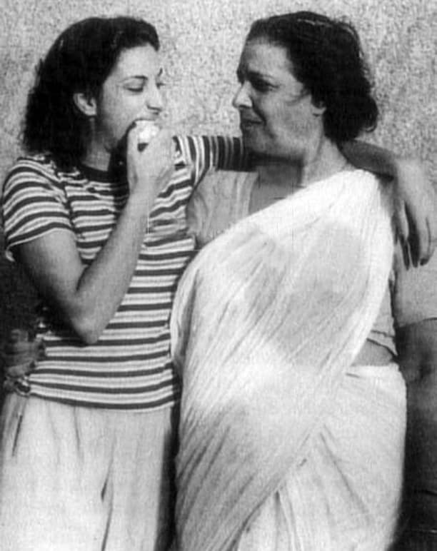 Jaddanbai, Nargis Dutt Mother Jaddanbai, Courtesan Jaddanbai Life Story, Bollywood Show Woman, Jaddanbai Daughter Nargis Dutt, Jaddanbai Husband, Jaddanbai Kaun Thi, Jaddanbai Kaun Thi, Jaddanbai Kaun Thi, Jaddanbai Kaun Thi, Jaddanbai Kaun Thi, Jaddanbai Kaun Thi Dutt, Tawaif Jaddanbai, Jaddanbai, Nargis