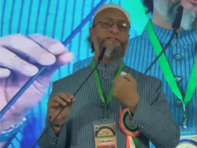 'कोई चुप नहीं रहेगा', ओवैसी ने कुछ इस तरह उड़ाई पाकिस्तान की धज्जियां 'कोई चुप नहीं रहेगा', ओवैसी ने कुछ इस तरह उड़ाई पाकिस्तान की धज्जियां
