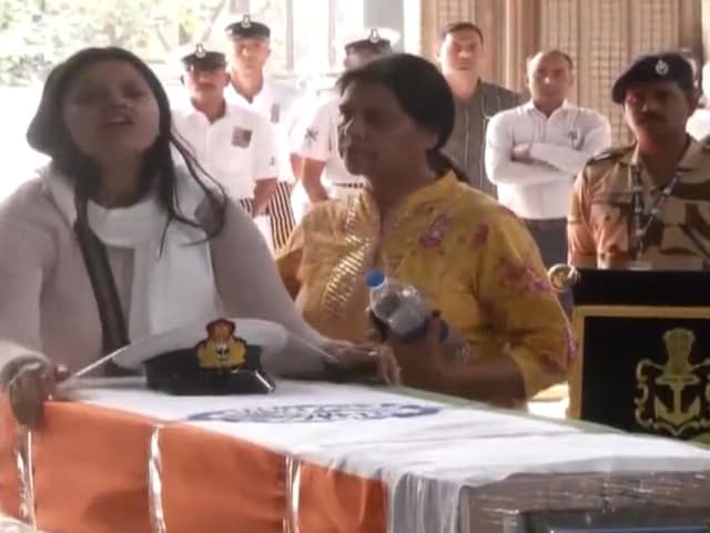 हिमांशी के ये आँसू व्यर्थ नहीं जाएंगे, मोदी की बड़ी कार्य योजना तैयार हो रही है हिमांशी के ये आँसू व्यर्थ नहीं जाएंगे, मोदी की बड़ी कार्य योजना तैयार हो रही है