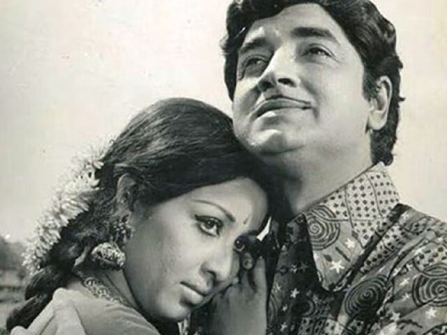 Superstar has worked in 900 films, 130 and 1 actress with actress