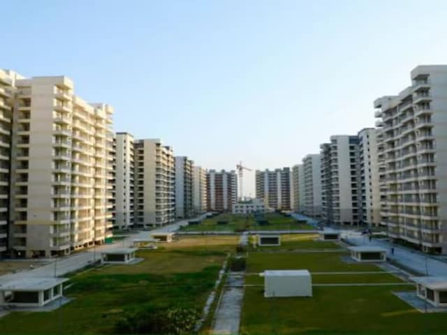 रियल एस्टेट सेक्टर से दूरी बना रहे बड़े खिलाड़ी, 6 महीने में 37% गिरा निवेश रियल एस्टेट सेक्टर से दूरी बना रहे बड़े खिलाड़ी, 6 महीने में 37% गिरा निवेश