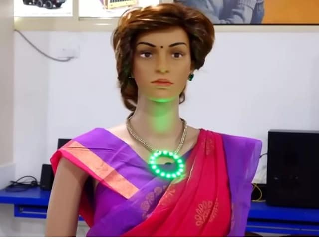 अब हरियाणा में भी, एक रोबोट शिक्षक बच्चों को सिखा रहा है, आइरिस सवालों के जवाब दे रहा है अब हरियाणा में भी, एक रोबोट शिक्षक बच्चों को सिखा रहा है, आइरिस सवालों के जवाब दे रहा है