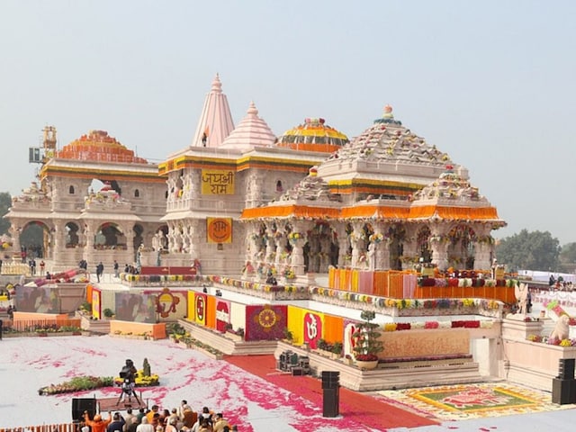 राम मंदिर को बम से उड़ा देंगे…धमकी भरे मेल से मचा हड़कंप, कई जिलों के कलेक्टर रह गए हैरान! राम मंदिर को बम से उड़ा देंगे…धमकी भरे मेल से मचा हड़कंप, कई जिलों के कलेक्टर रह गए हैरान!