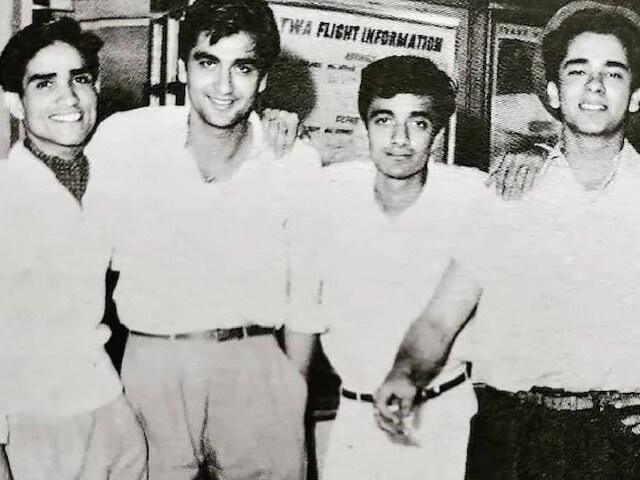 Debut with Vinod Khanna's film, Amitabh-Dharmendra was given blockbuster