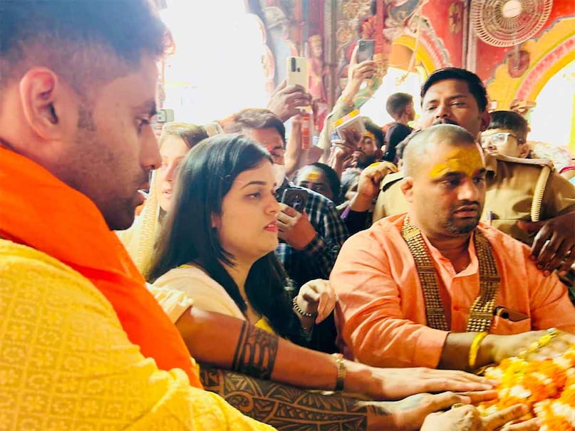 Gteam India T20 Captain Suryakumar Yadav Visits Ayodhya With Wife Gteam India T20 Captain Suryakumar Yadav Visits Ayodhya With Wife