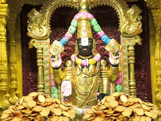 सोने की कीमत बढ़ते ही तोड़े सारे रिकॉर्ड, तिरुपति मंदिर की संपत्ति ₹11000cr सोने की कीमत बढ़ते ही तोड़े सारे रिकॉर्ड, तिरुपति मंदिर की संपत्ति ₹11000cr