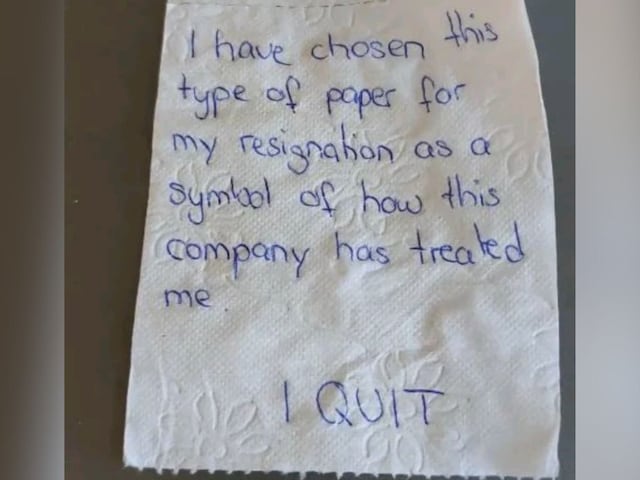 toilet-paper-resign-2-2025-04-02a29a70efddd1829c68b6233cc3b3e3 Resignation written on toilet paper, worker fed up with jobs, the company's director flew away!