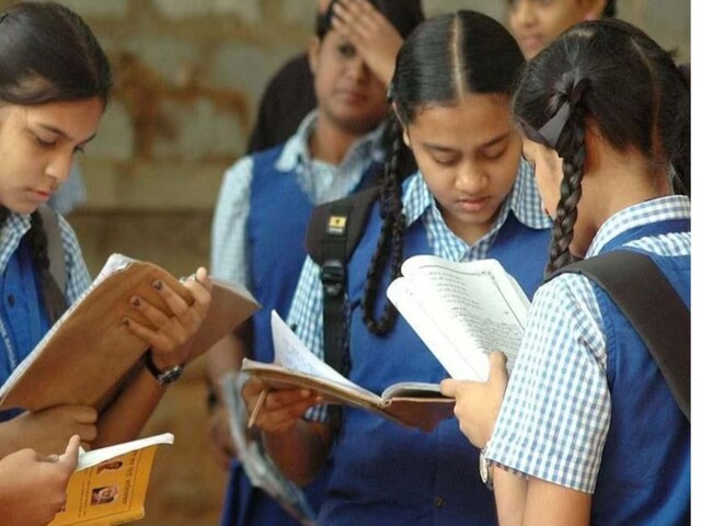 यूपी बोर्ड 10वीं-12वीं में कौन मारेगा बाजी, लड़के या लड़कियां? देखें रिकॉर्ड