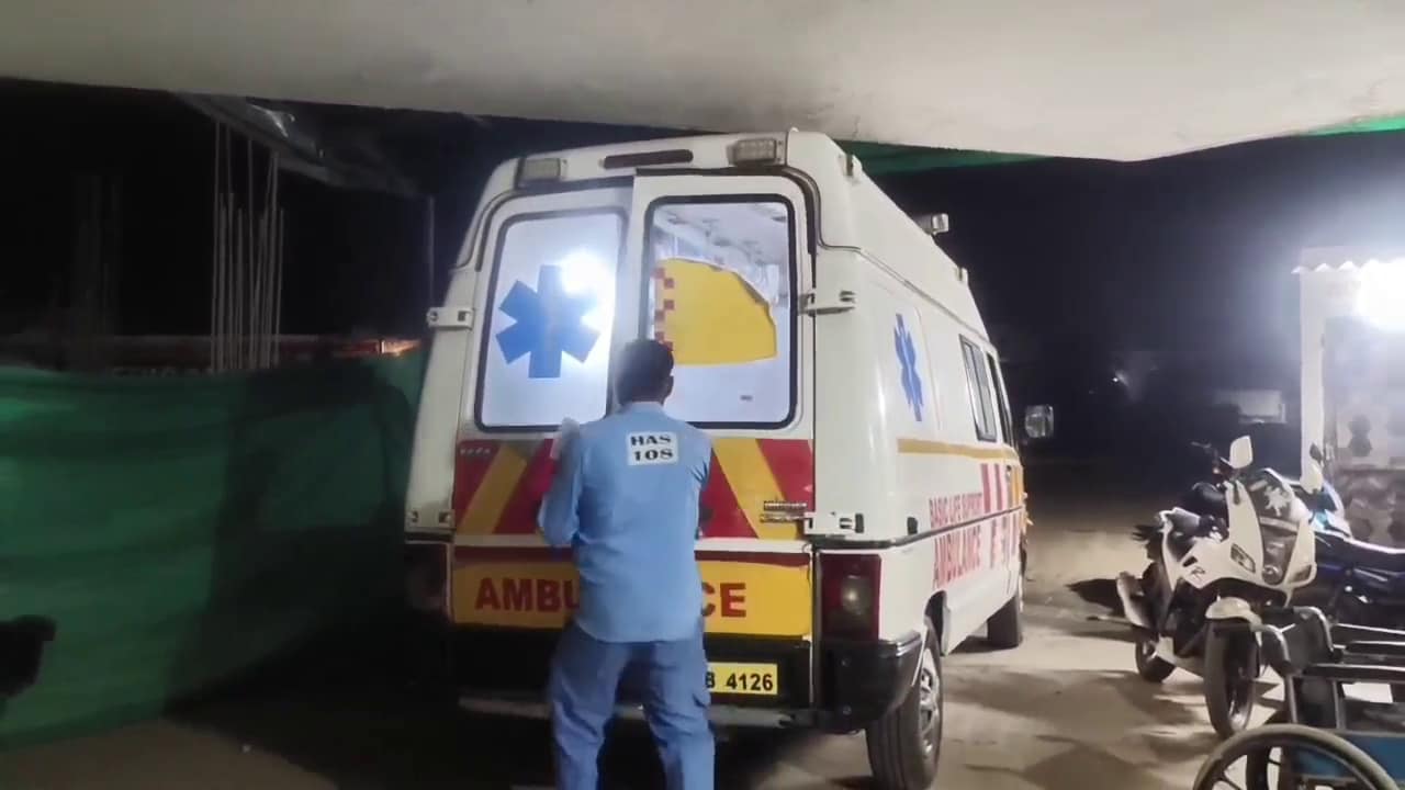 हिट एंड रन: हरियाणा में हिमाचल की 3 कार राइडर्स की मृत्यु हो गई, दो भागों में विभाजित होने के बाद भी सिर जारी रहा, 2 युवा घायल हो गए 1 vlcsnap 2025 04 30 08h07m45s056 2025 04 ac1243e13252fdc11193d2fdebe6fc2f