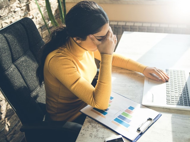woman-called-on-week-off-2025-04-78797860997182d022318bfd65038d2f 'You are not a team player!' The office called the week off, the girl refuses to come, then the boss was enraged!