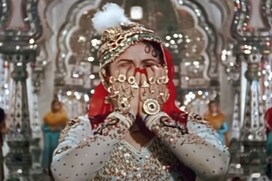 105 बार लिखा गया था बॉलीवुड का सबसे महंगा गाना, लता मंगेशकर ने दी थी आवाज