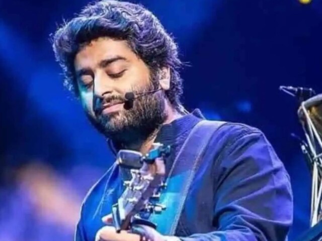 Arijit Singh's hotel is for the poor, you get a lot of food for 30 rupees