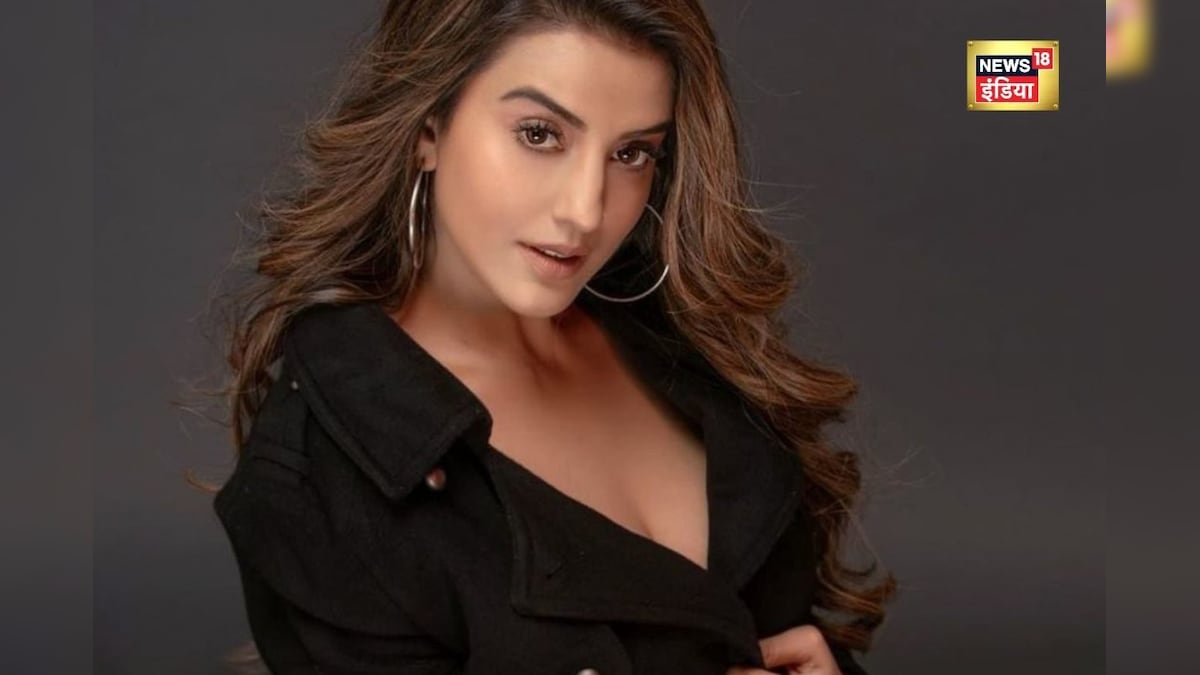 Akshara Singh Video: अक्षरा सिंह गाते-गाते भूल गईं भजन, मजेदार है भोजपुरी हीरोइन का वीडियो