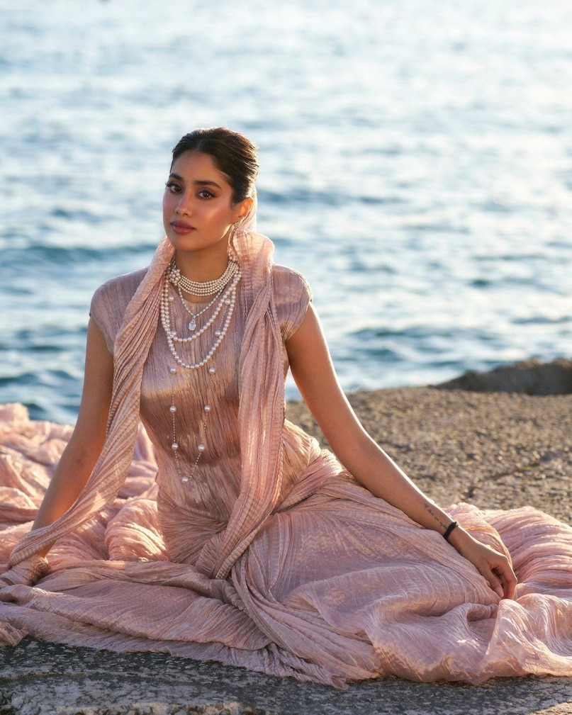 Janhvi Kapoor Brings mother Sridevi era glam in Banaras couture to Cannes 2025 Janhvi Kapoor Brings mother Sridevi era glam in Banaras couture to Cannes 2025