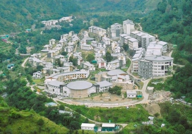 IIT मंडी को 2 लोगों ने दान कर दिए 11000 US डॉलर, मेधावियों को होगा फायदा IIT मंडी को 2 लोगों ने दान कर दिए 11000 US डॉलर, मेधावियों को होगा फायदा