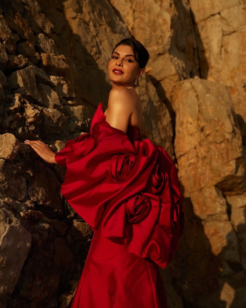 Jacqueline Fernandez paints Cannes Film Festival Jacqueline Fernandez paints Cannes Film Festival
