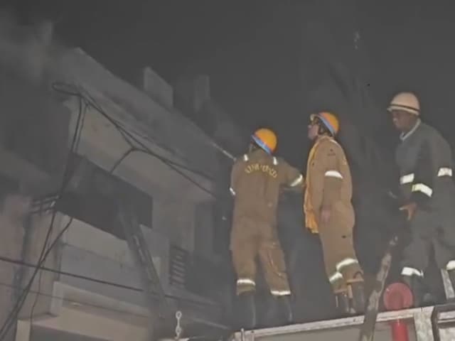 कानपुर अग्निकांड: अवैध जूता फैक्ट्री खाक, कई जान बचीं, सीएम योगी एक्शन में कानपुर अग्निकांड: अवैध जूता फैक्ट्री खाक, कई जान बचीं, सीएम योगी एक्शन में