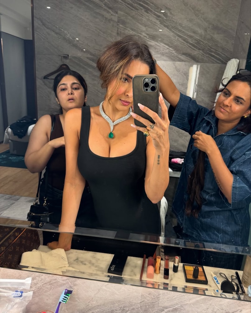 Malaika Arora latest look, मलाइका अरोड़ा ब्लैक गाउन, Malaika Arora fashion, Black bodycon dress look, Malaika date night outfit, मलाइका स्टाइल आइकन, trending Bollywood fashion, celebrity fashion goals Malaika Arora latest look, मलाइका अरोड़ा ब्लैक गाउन, Malaika Arora fashion, Black bodycon dress look, Malaika date night outfit, मलाइका स्टाइल आइकन, trending Bollywood fashion, celebrity fashion goals