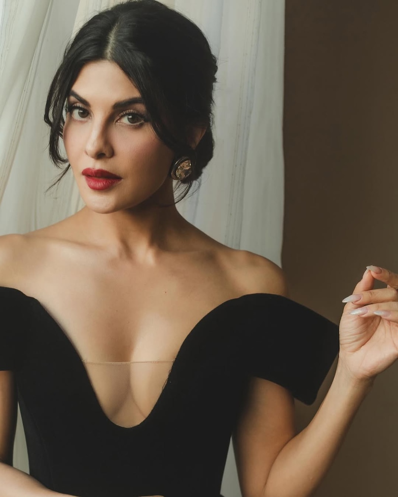These foreign actresses who are ruling Bollywood are the mistress of crores of crores. The actress has many luxurious houses and vehicles. According to media reports, Jacqueline is the owner of property worth Rs 116 crore. 