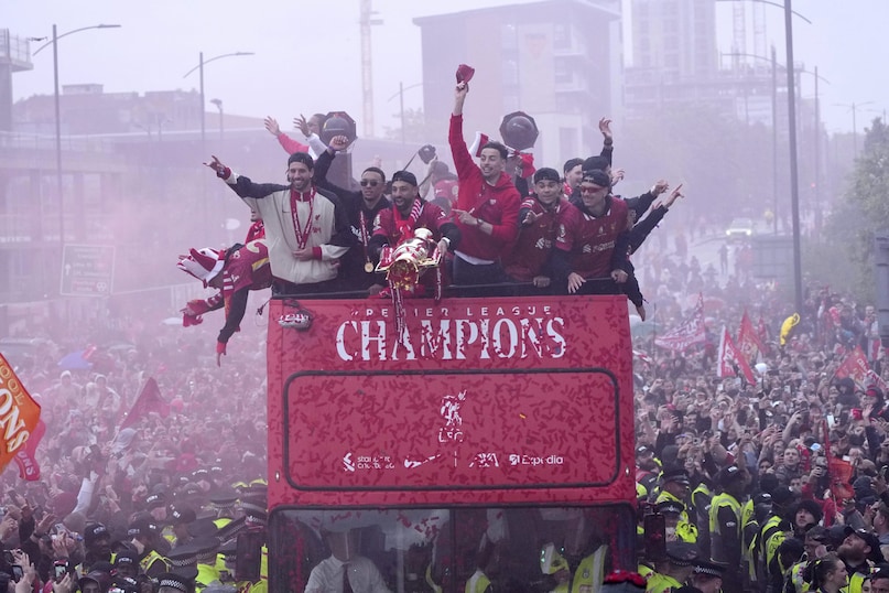 Liverpool News, Liverpool accident, Liverpool victory parade, Liverpool victory parade accident, Liverpool Accident photos, लिवरपूल हादसा, लिवरपूल परेड हादसा, लिवरपूल जश्न हादसा Liverpool News, Liverpool accident, Liverpool victory parade, Liverpool victory parade accident, Liverpool Accident photos, लिवरपूल हादसा, लिवरपूल परेड हादसा, लिवरपूल जश्न हादसा