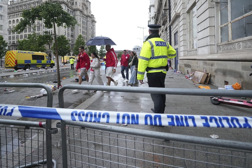 Liverpool News, Liverpool accident, Liverpool victory parade, Liverpool victory parade accident, Liverpool Accident photos, लिवरपूल हादसा, लिवरपूल परेड हादसा, लिवरपूल जश्न हादसा Liverpool News, Liverpool accident, Liverpool victory parade, Liverpool victory parade accident, Liverpool Accident photos, लिवरपूल हादसा, लिवरपूल परेड हादसा, लिवरपूल जश्न हादसा