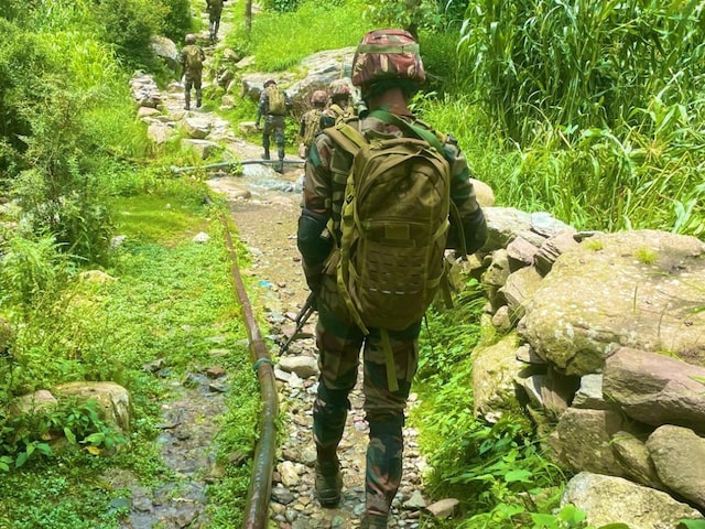 LoC से IB तक पहुंची पाक की फायरिंग, हॉटलाइन पर भारत ने जताया विरोध