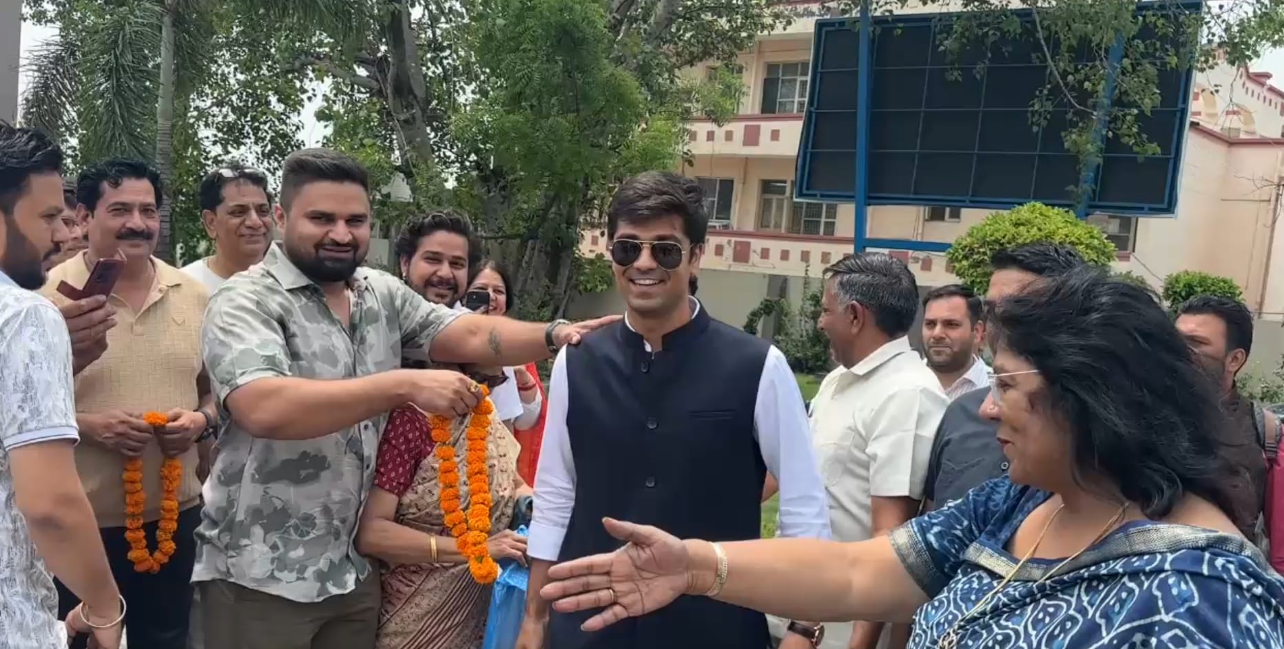यूपीएससी परीक्षा परिणाम: छठे एटामेंट में आईएएस अधिकारी ने कहा-इटग्राम अभिलाश, ने कहा कि यूथ को एस्टाग्राम रीलों से दूर रहना चाहिए, लोग घर लौट आए, लोग पलकों पर बैठते हैं 2 Abhilash.jpg 23 2025 05 8b19d9f2fe04a439f10fc7da138ed18a