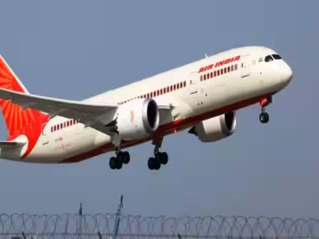 कल पकड़नी है फ्लाइट तो कितनी देर पहले पहुंचना होगा एयरपोर्ट, नियम बदले कल पकड़नी है फ्लाइट तो कितनी देर पहले पहुंचना होगा एयरपोर्ट, नियम बदले
