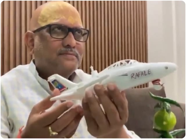 राफेल जेट में 'नींबू मिर्ची' लटकी है, कांग्रेस नेता के बयान पर बिफरी बीजेपी