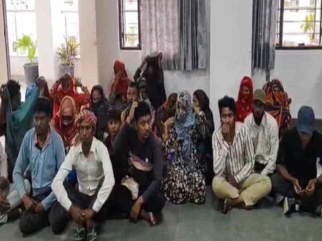 अलवर पुलिस एक्शन, 117 बांग्लादेशी नागरिक एक साथ पकड़े गए अलवर पुलिस एक्शन, 117 बांग्लादेशी नागरिक एक साथ पकड़े गए